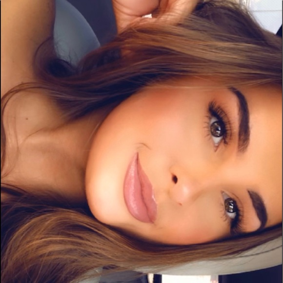 Meet your Posher, Jessica - Picture 1 of 3